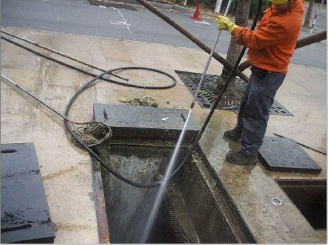 福海池底污泥如何清理